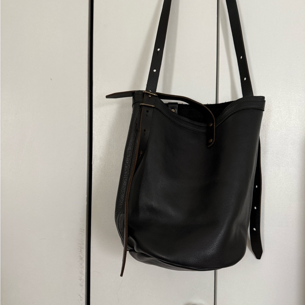 Black Leather bucket Shoulder Bag